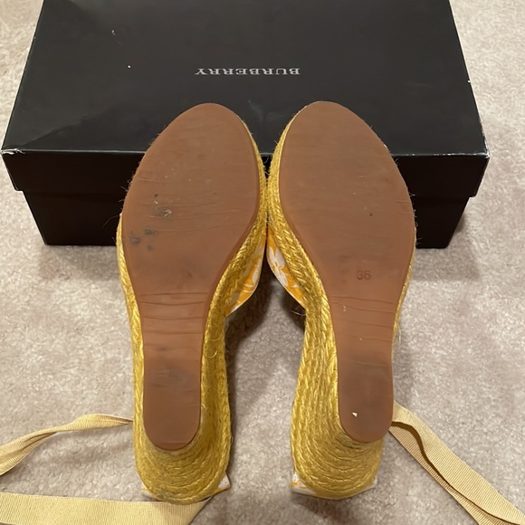 Burberry Lace up Sandals - Picture 10 of 10